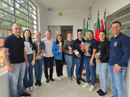 Administração Municipal e Poder Legislativo homenageiam Professores pelo seu dia